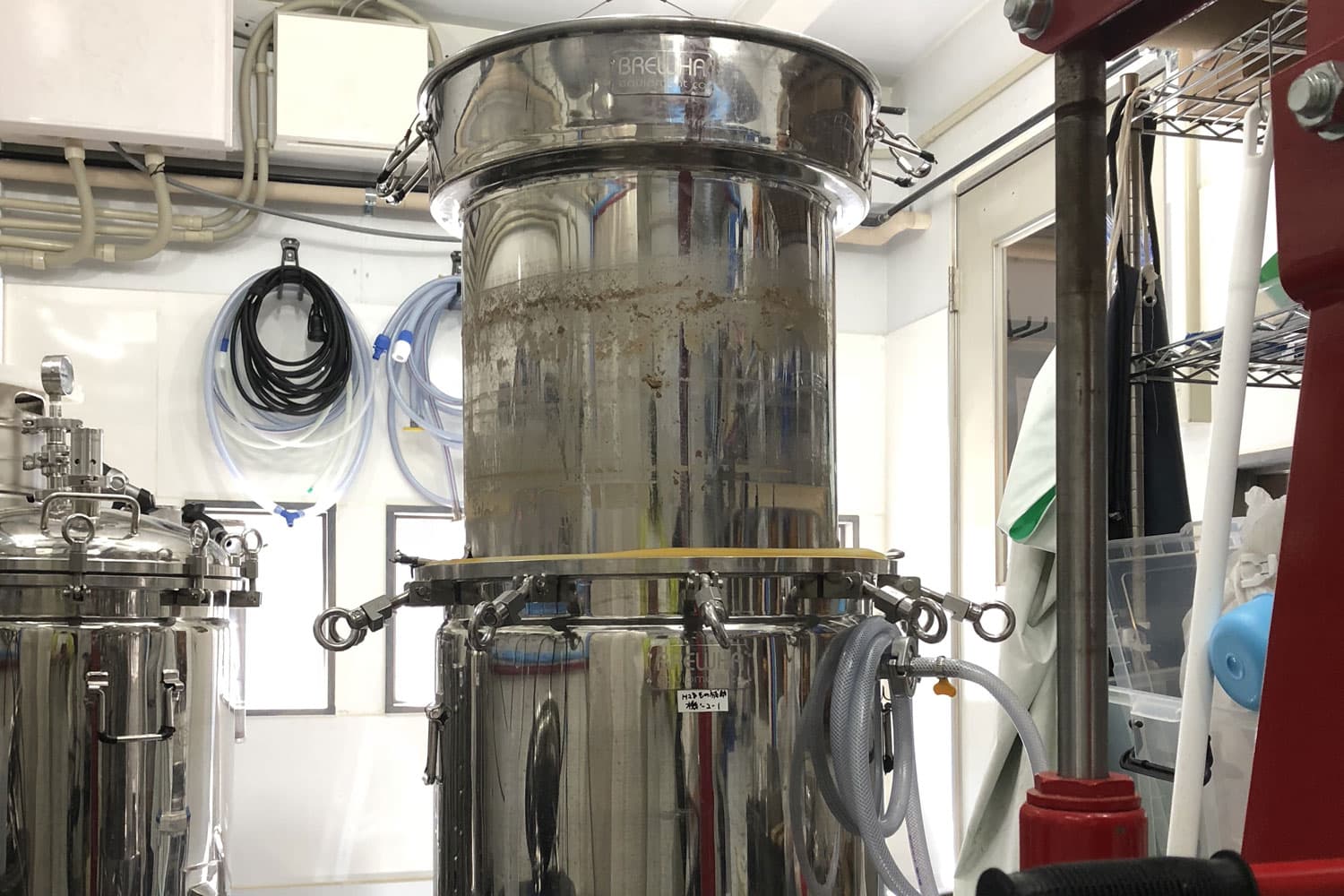 麦汁からモルト粕を取り除く